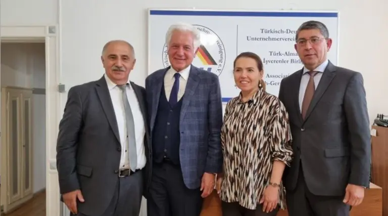 Der Bürgermeister von Istanbul/Sisli, Herr Muammer Keskin, besucht die TDU