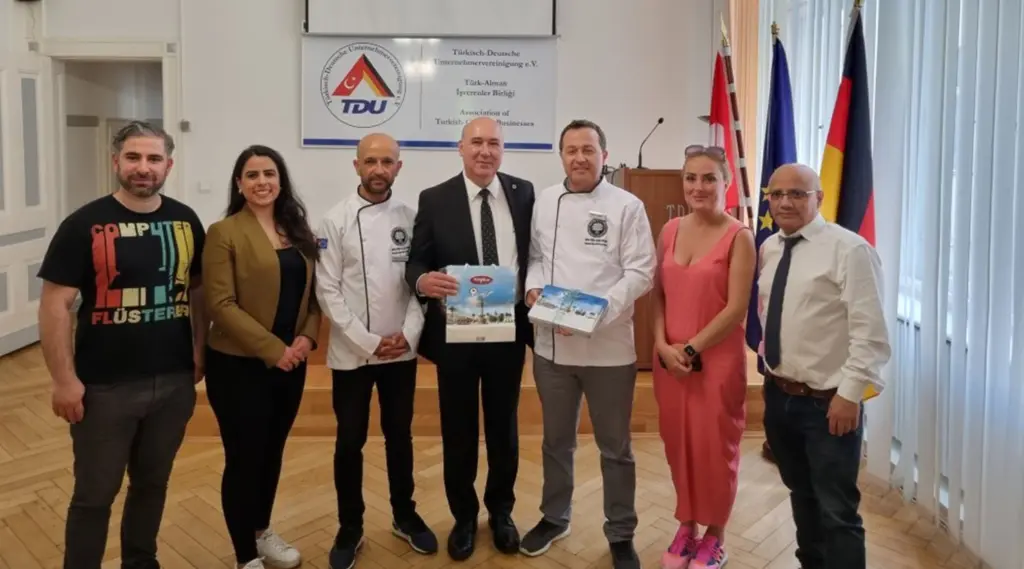 Erasmus-Gruppe besucht die TDU