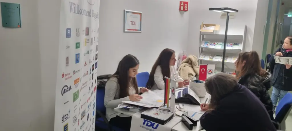 erfolgreiche-mitarbeitersuche-bei-der-jobmesse-reinickendorf-2