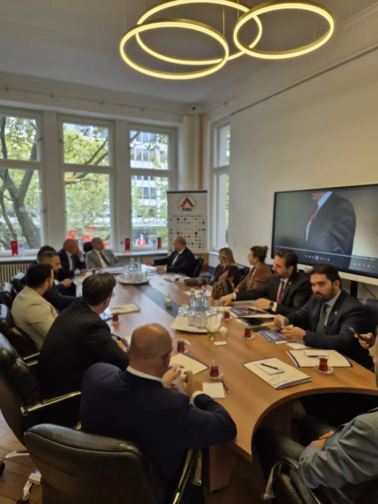 delegation-aus-bursa-besucht-die-tdu-fuer-zukunftsgespraeche (1)