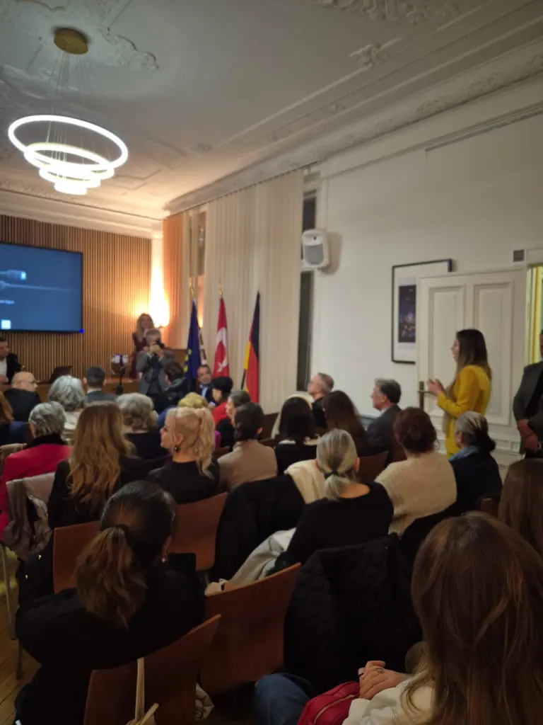 erfolgreiche-veranstaltung-mit-prof-dr-ugur-sezerman (5)