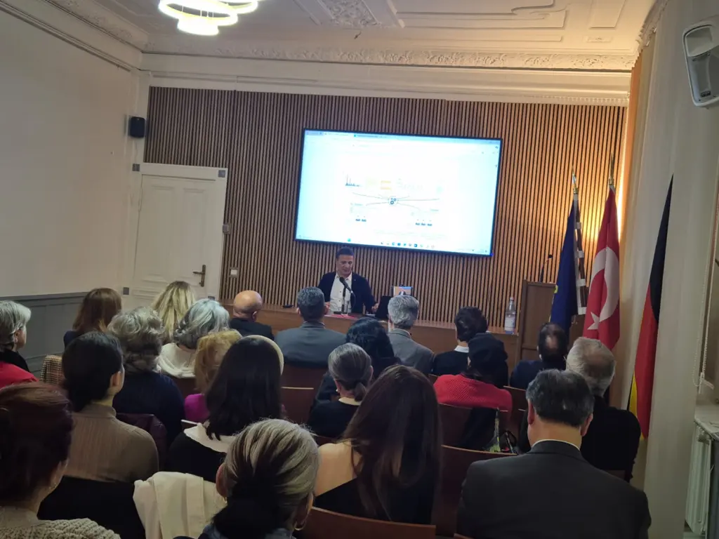 erfolgreiche-veranstaltung-mit-prof-dr-ugur-sezerman (9)