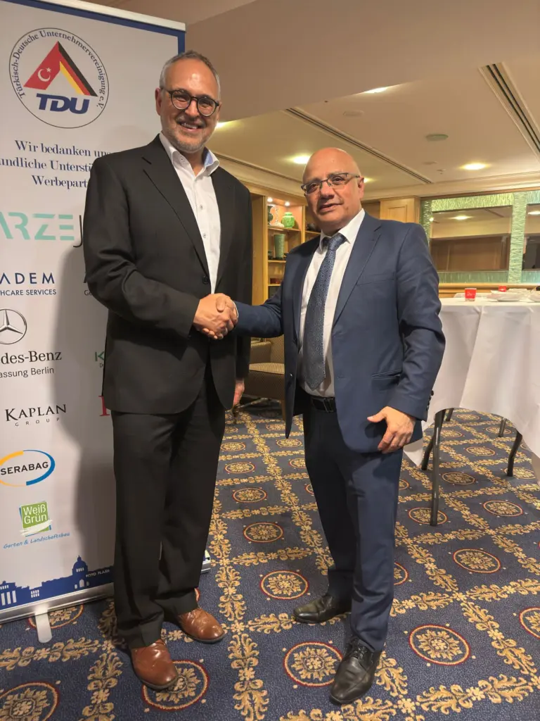 tdu-dankt-ihren-sponsoren-mit-exklusivem-dinner-im-berlin-capital-club (1)
