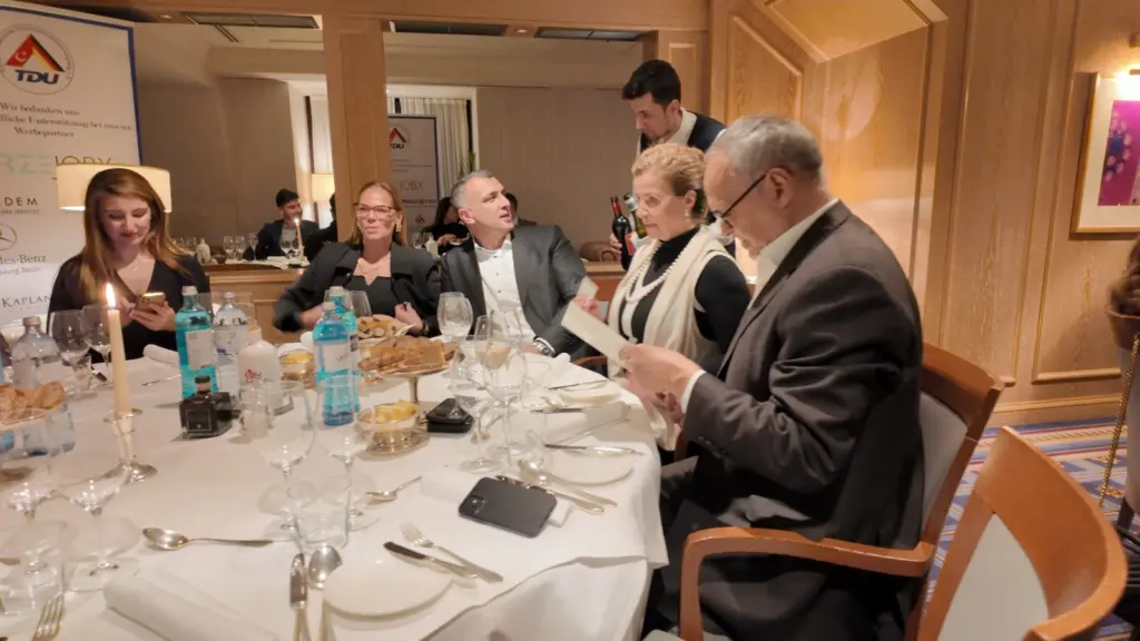 tdu-dankt-ihren-sponsoren-mit-exklusivem-dinner-im-berlin-capital-club (19)