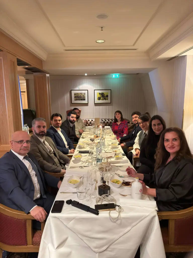 tdu-dankt-ihren-sponsoren-mit-exklusivem-dinner-im-berlin-capital-club (24)
