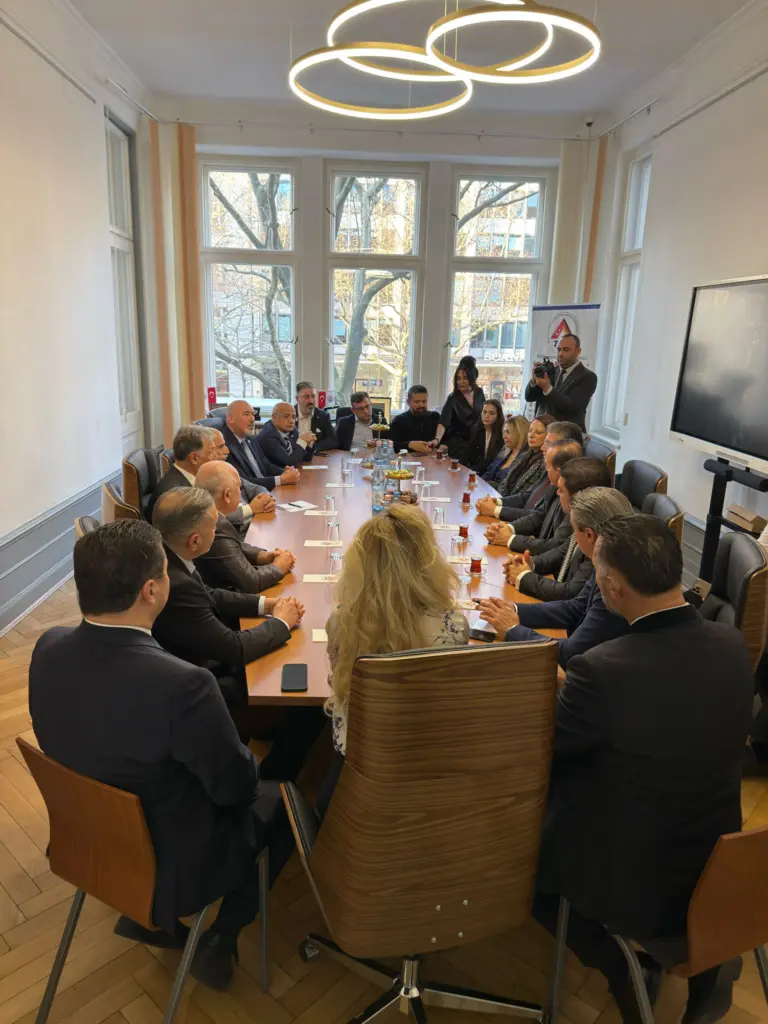kktc-delegation-besucht-tdu-im-rahmen-der-itb-berlin-2025 (6)