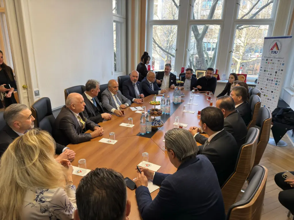 kktc-delegation-besucht-tdu-im-rahmen-der-itb-berlin-2025 (9)
