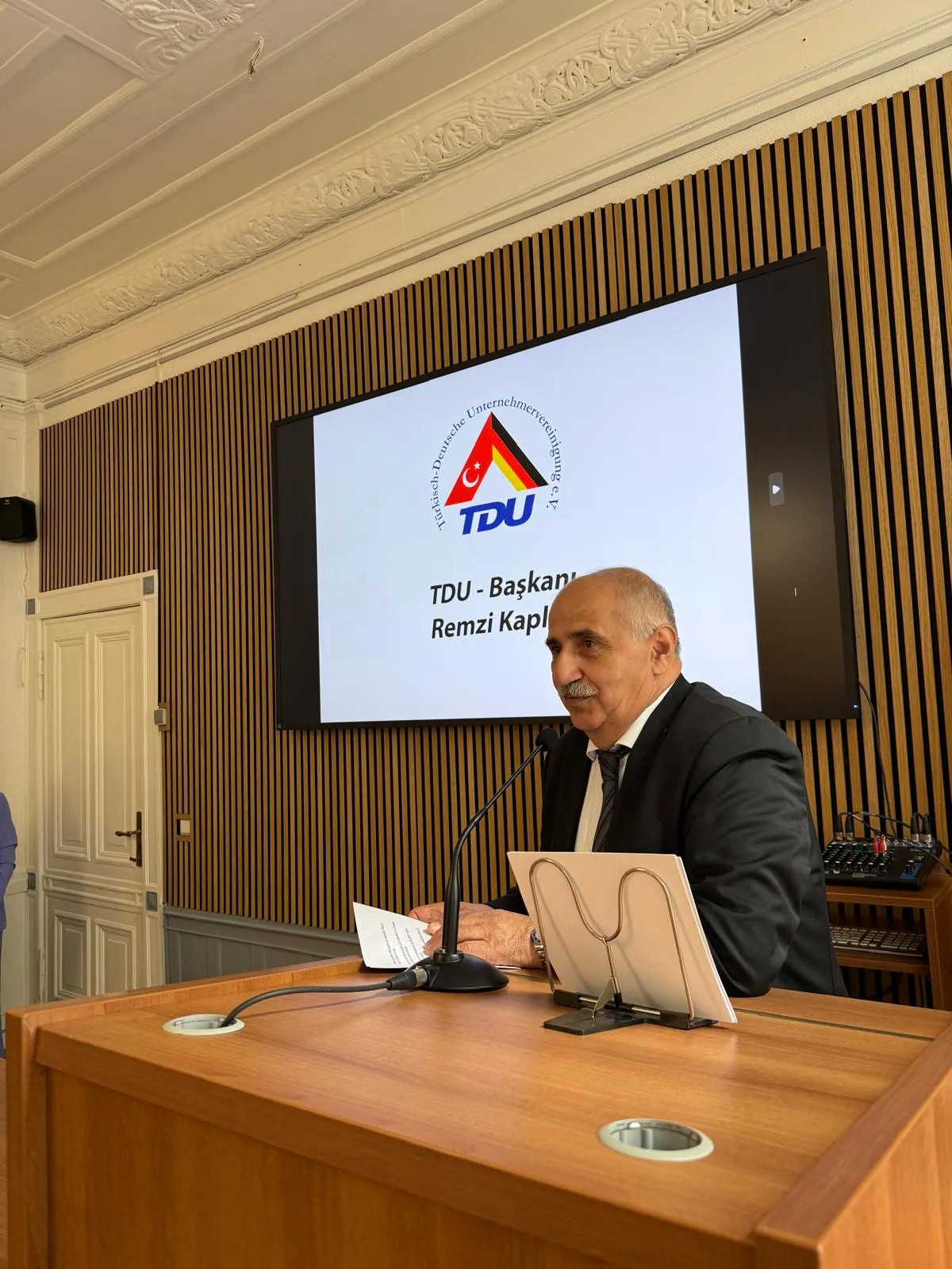 empfang-zum-opferfest-in-den-raeumlichkeiten-der-tdu (18)