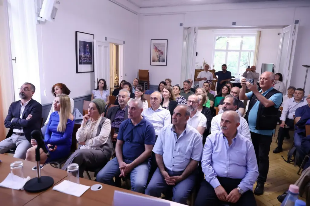 panel-ueber-augen-und-zahngesundheit-bei-der-tdu-stiess-auf-grosses-interesse (6)