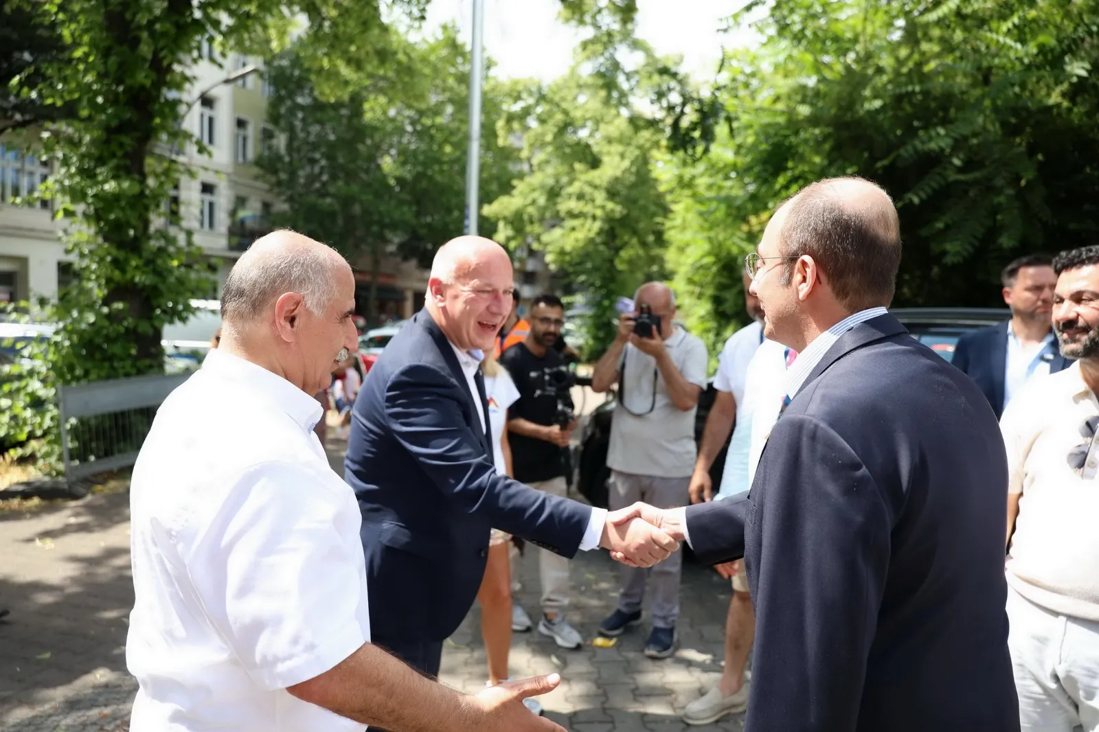 tdu-sommerfest-2025-ein-tag-voller-vielfalt-gemeinschaft-und-solidaritaet (10)