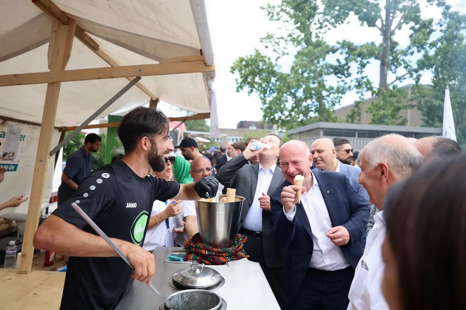 tdu-sommerfest-2025-ein-tag-voller-vielfalt-gemeinschaft-und-solidaritaet (13)