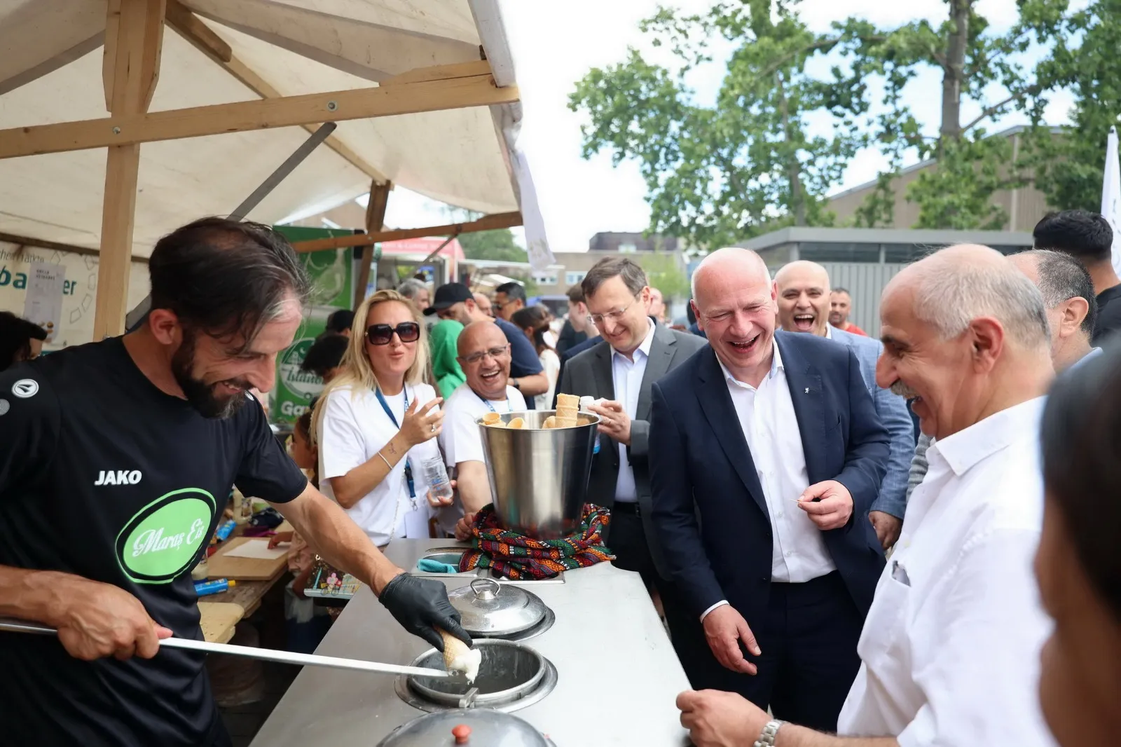 tdu-sommerfest-2025-ein-tag-voller-vielfalt-gemeinschaft-und-solidaritaet (17)