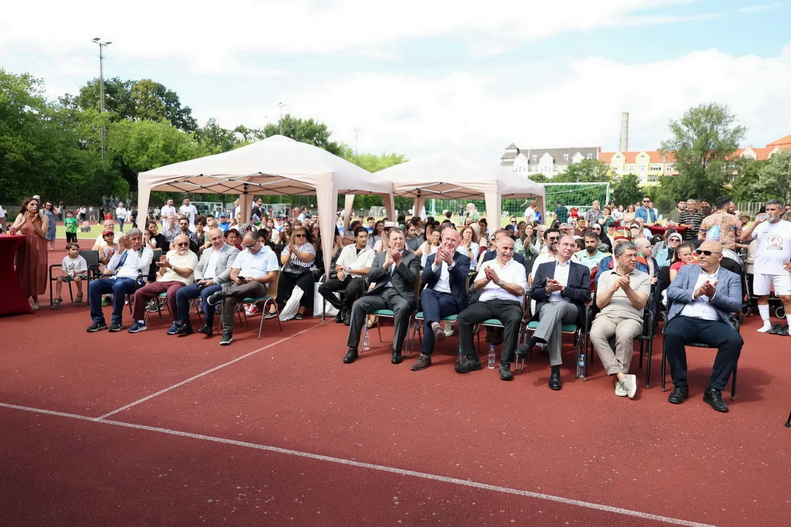 tdu-sommerfest-2025-ein-tag-voller-vielfalt-gemeinschaft-und-solidaritaet (29)