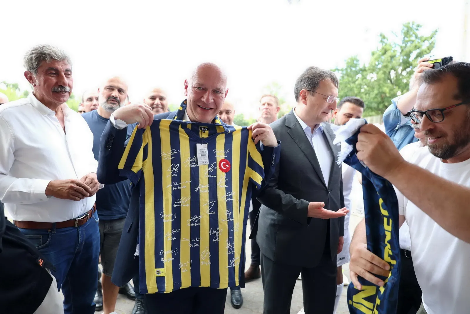tdu-sommerfest-2025-ein-tag-voller-vielfalt-gemeinschaft-und-solidaritaet (38)