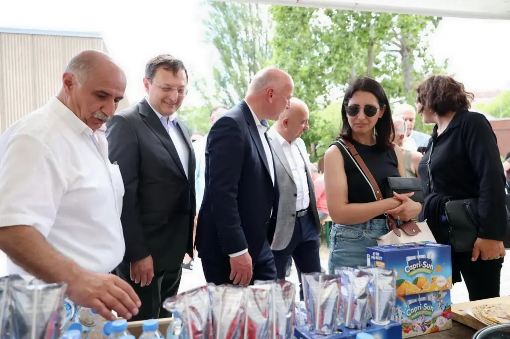 tdu-sommerfest-2025-ein-tag-voller-vielfalt-gemeinschaft-und-solidaritaet (5)