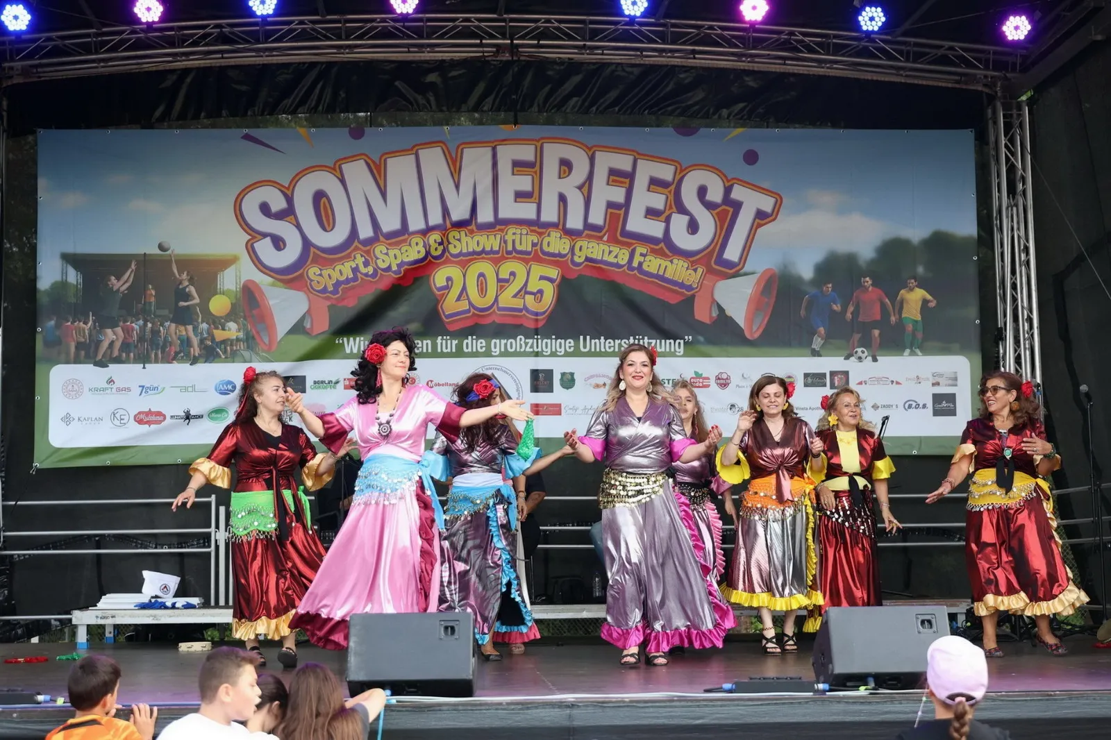 tdu-sommerfest-2025-ein-tag-voller-vielfalt-gemeinschaft-und-solidaritaet (57)