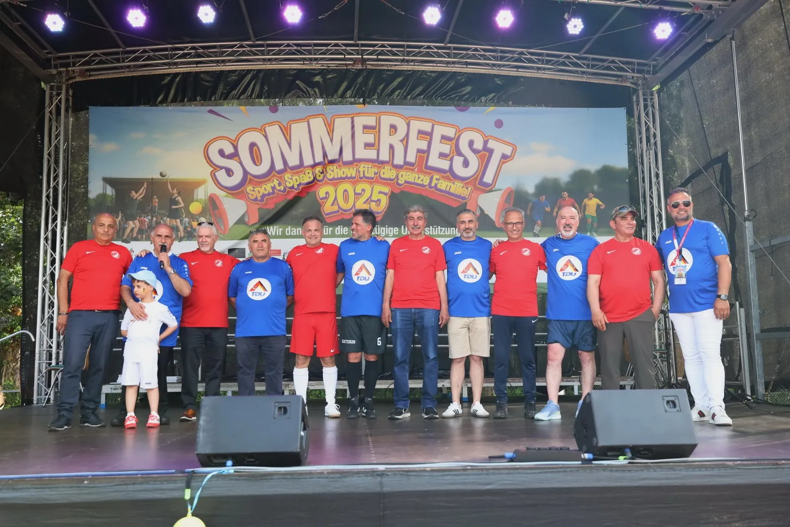 tdu-sommerfest-2025-ein-tag-voller-vielfalt-gemeinschaft-und-solidaritaet (72)