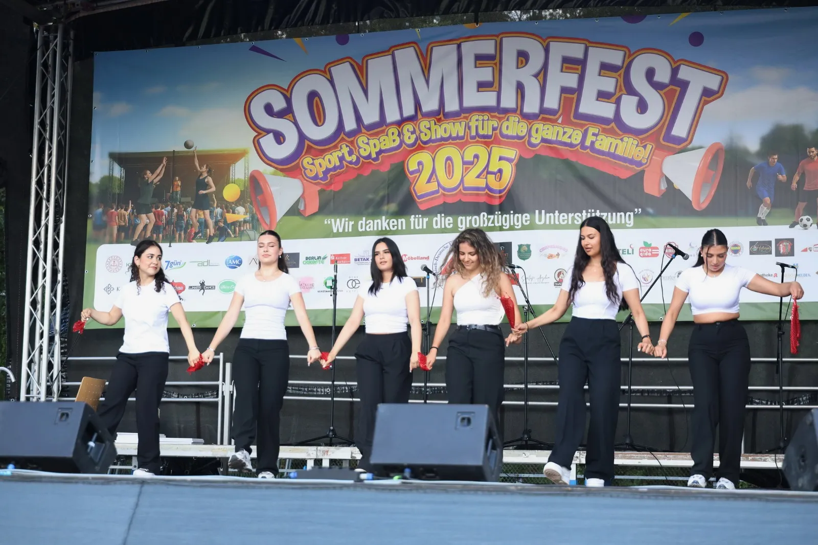 tdu-sommerfest-2025-ein-tag-voller-vielfalt-gemeinschaft-und-solidaritaet (80)