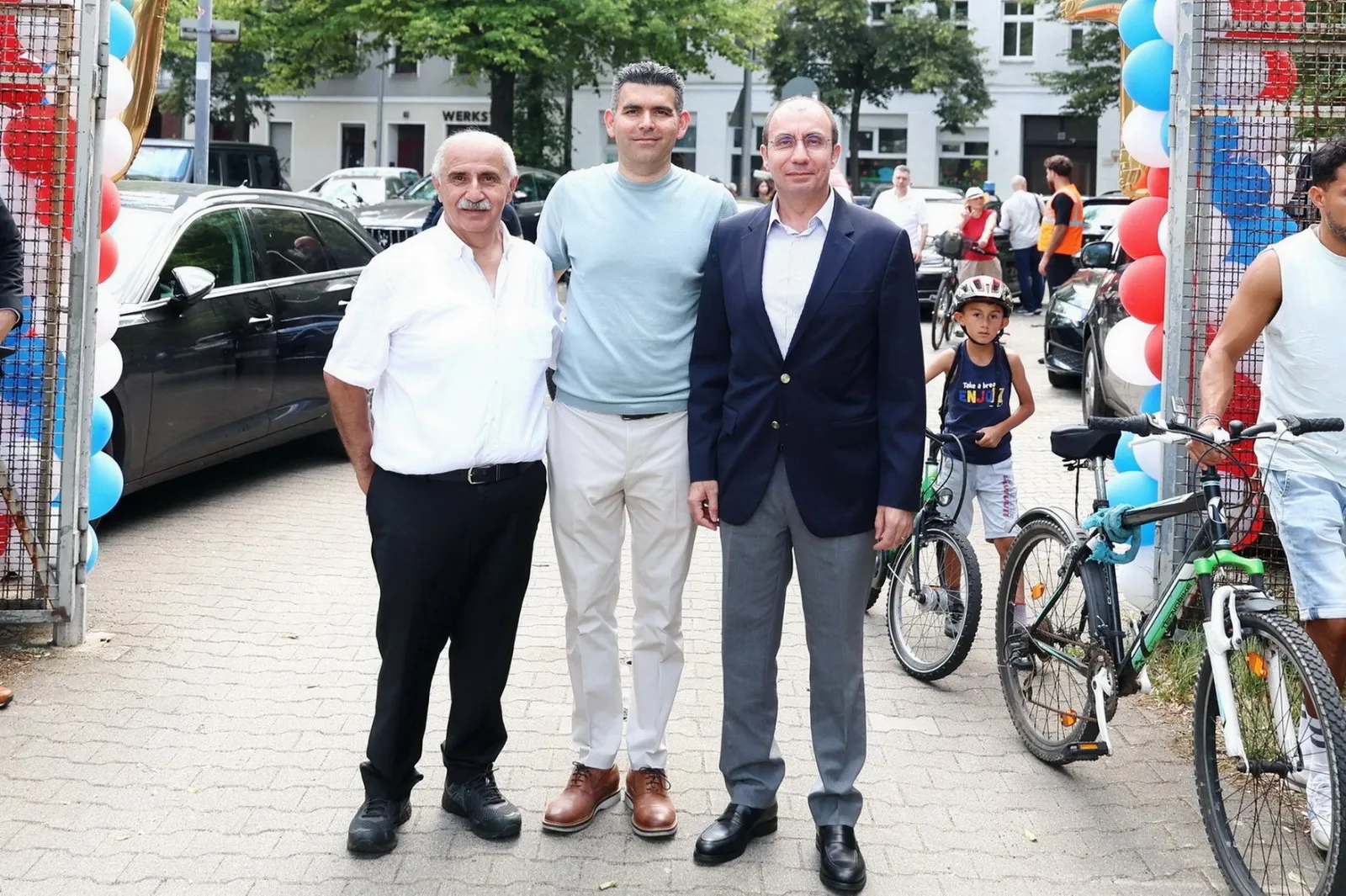 tdu-sommerfest-2025-ein-tag-voller-vielfalt-gemeinschaft-und-solidaritaet (81)