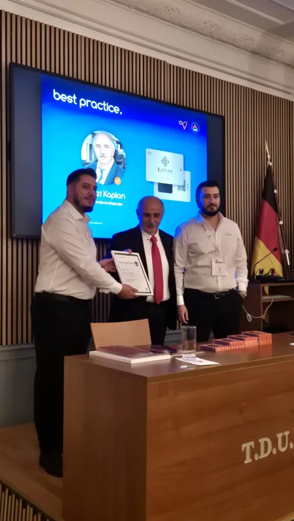 vorstellung-des-projekts-viniticard-der-colaker-gruppe-bei-der-tdu (9)