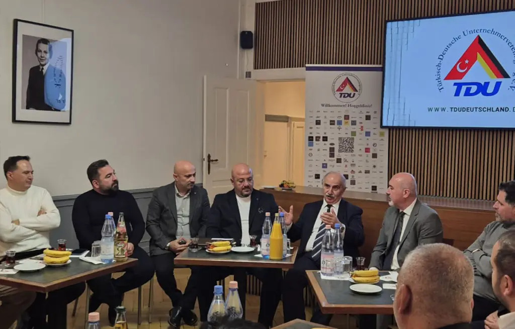 besuch-einer-delegation-der-antalya-ticaret-platformu-in-unserem-verband (6)