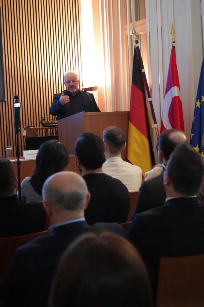 erfolgreicher-praesentationsabend-firmen-stellen-sich-vor-bei-der-tdu (6)
