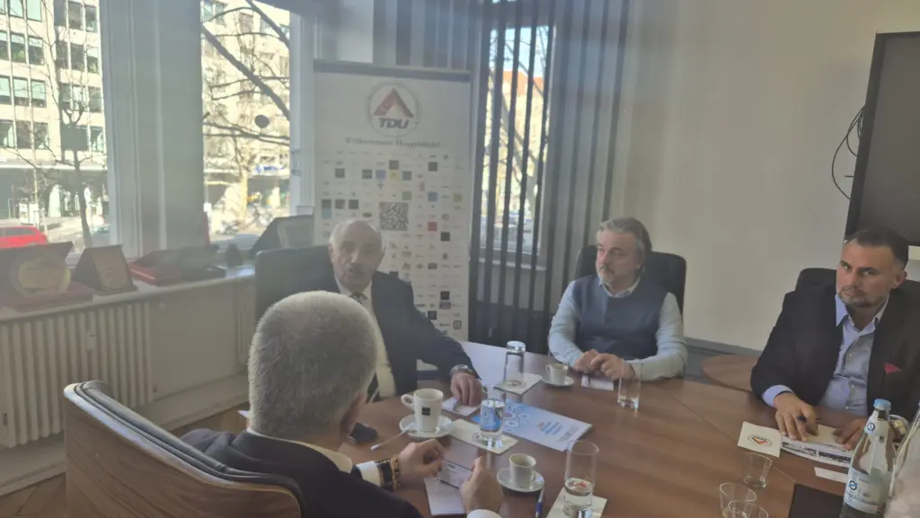 strategisches-austauschgespraech-bei-tdu (3)