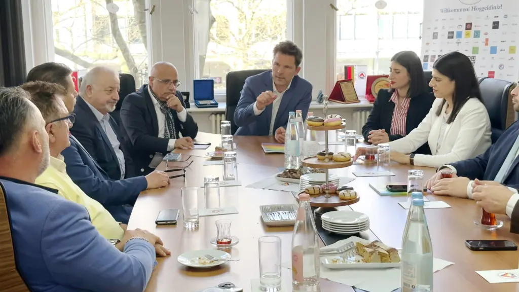 berlin-wirtschaft-im-dialog-steffen-krach-zu-gast-bei-tdu (3)