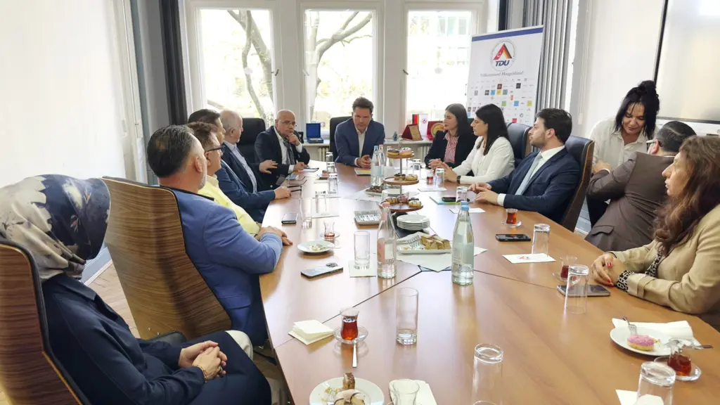 berlin-wirtschaft-im-dialog-steffen-krach-zu-gast-bei-tdu (4)