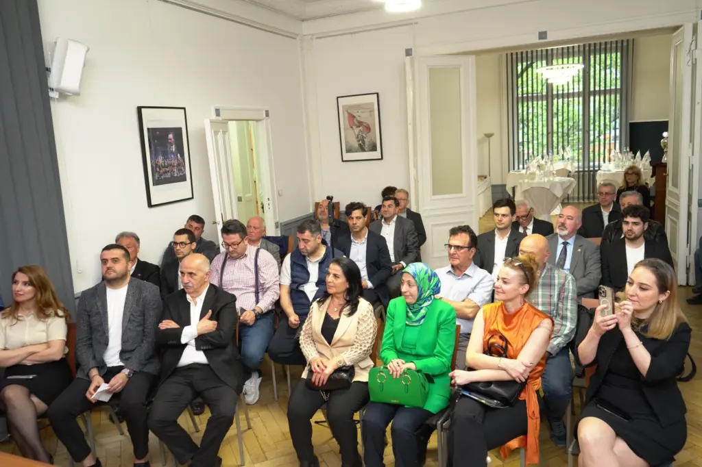 investition-in-die-natur-osbtuerk-praesentiert-kartaltepe-in-berlin (5)