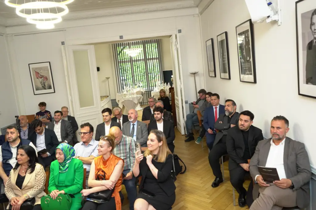 investition-in-die-natur-osbtuerk-praesentiert-kartaltepe-in-berlin (7)