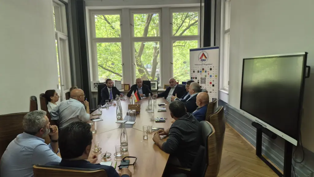 adana-abgeordneter-bilal-bilici-besucht-die-tdu-in-berlin (2)