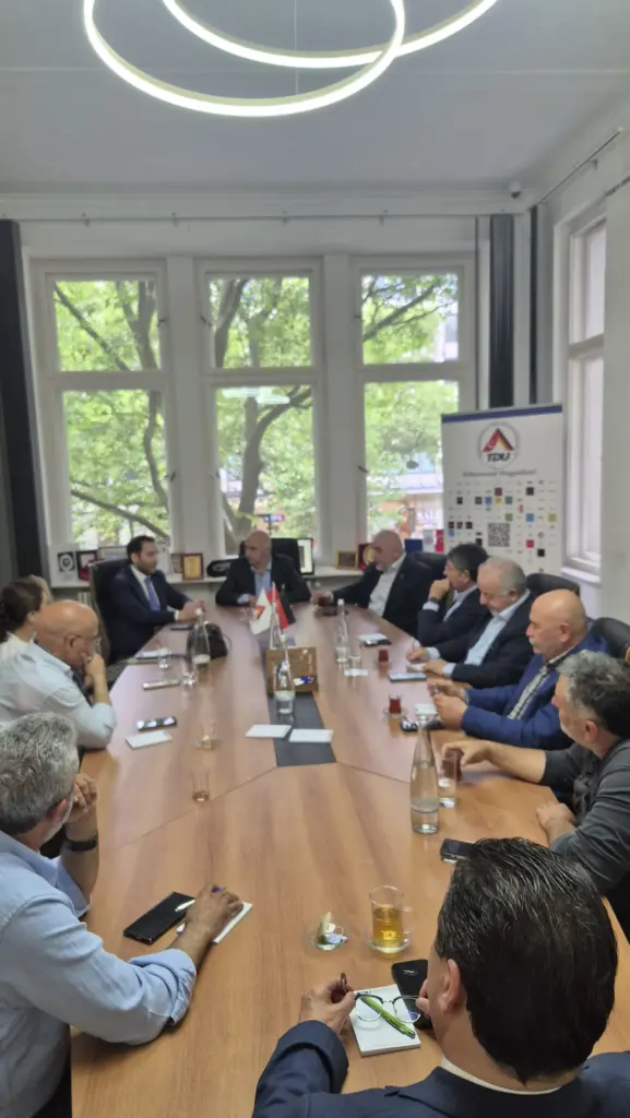 adana-abgeordneter-bilal-bilici-besucht-die-tdu-in-berlin (5)