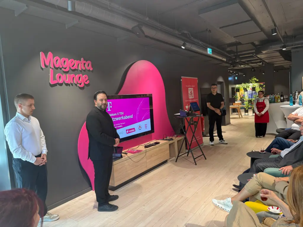 erfolgreicher-telekom-x-tdu-netzwerkabend-im-telekom-shop-am-europa-center (10)