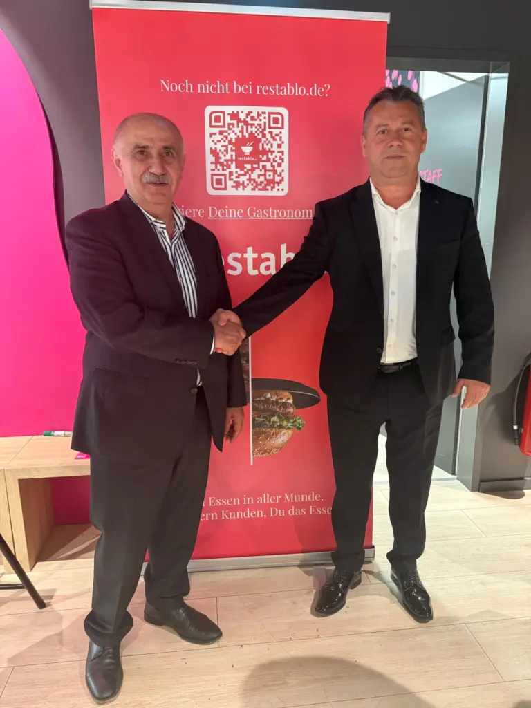 erfolgreicher-telekom-x-tdu-netzwerkabend-im-telekom-shop-am-europa-center (2)