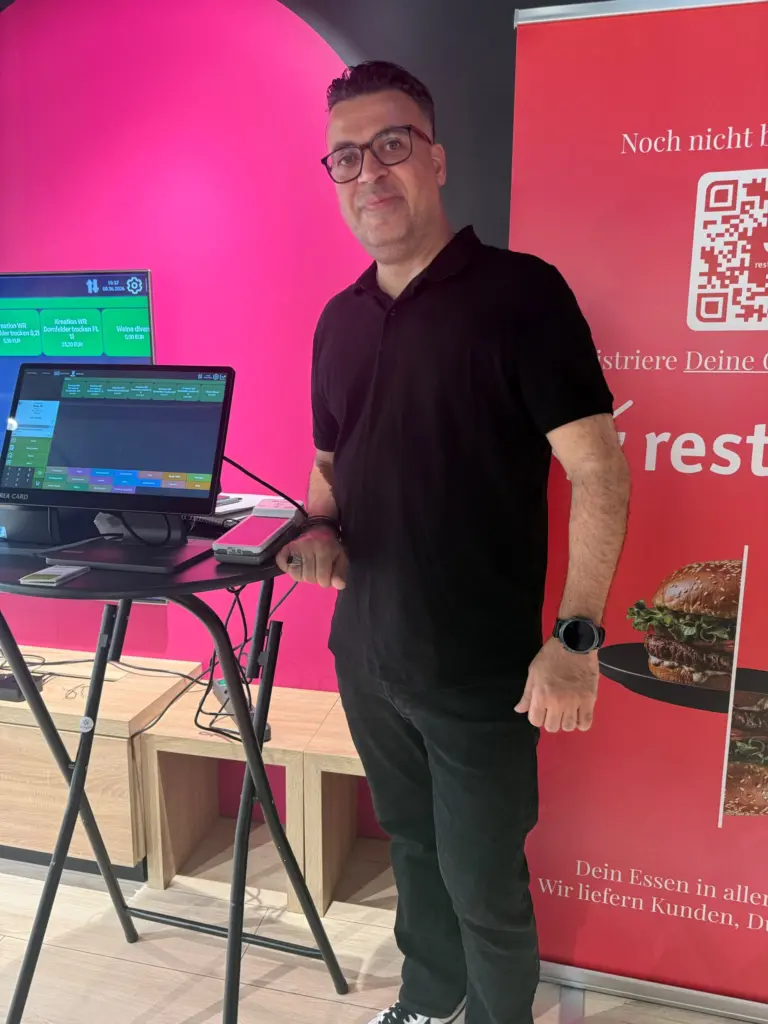 erfolgreicher-telekom-x-tdu-netzwerkabend-im-telekom-shop-am-europa-center (3)