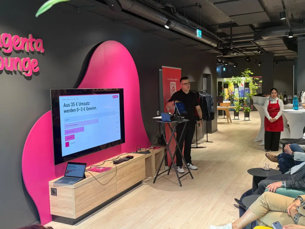 erfolgreicher-telekom-x-tdu-netzwerkabend-im-telekom-shop-am-europa-center (6)
